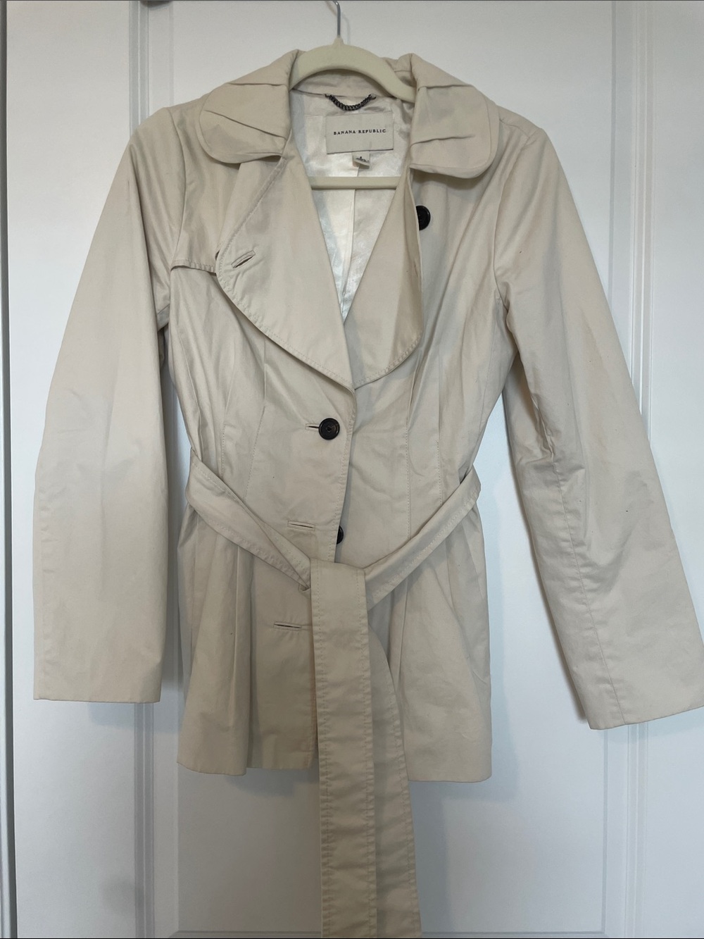 Banana Republic Women's Light Cream Trench Coat with Belt